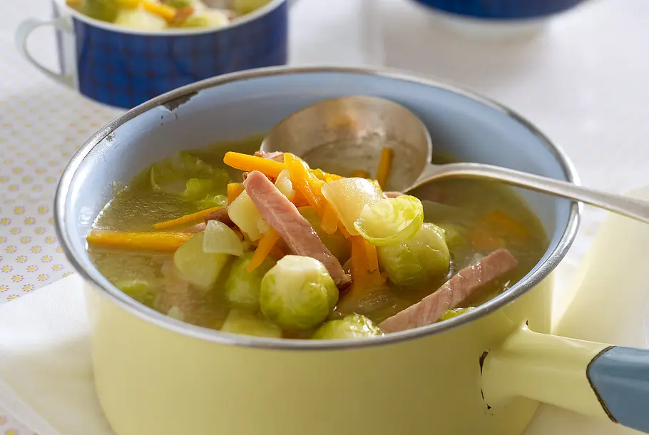Rosenkohl-Kartoffel-Suppe mit Kasseler Rezept Rosenkohl-Kartoffel-Suppe mit Kasseler Rezept