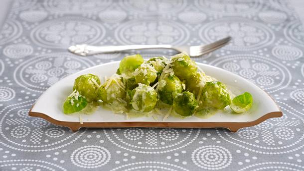 Rosenkohl mit Sahne und Parmesan Rezept Rosenkohl mit Sahne und Parmesan Rezept