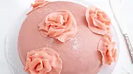 Rosentorte mit Amarettocreme Rezept - Foto: LECKER @ Bauer Media Group