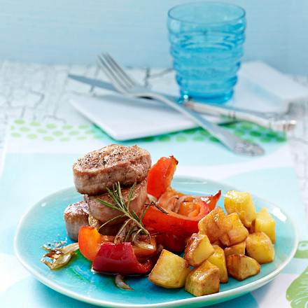 Rosmarin-Medaillons und Röstkartoffeln Rezept Rosmarin-Medaillons und Röstkartoffeln Rezept