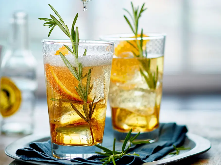Orangen-Rosmarin-Tonic