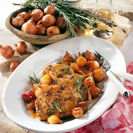 Rosmarin-Schalotten zu Schweinesteak in Senfkruste Rezept Rosmarin-Schalotten zu Schweinesteak in Senfkruste Rezept