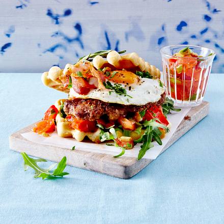 Rosmarin-Waffel-Burger Rezept Rosmarin-Waffel-Burger Rezept