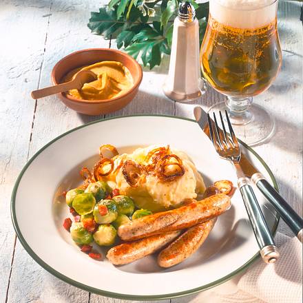 Rostbratwürstchen mit Rosenkohl Rezept Rostbratwürstchen mit Rosenkohl Rezept