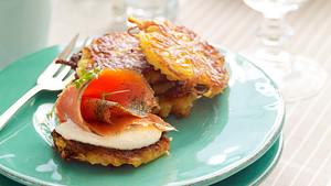 Rösti mit Graved Lachs und Meerrettichcreme Rezept - Foto: House of Food / Bauer Food Experts KG