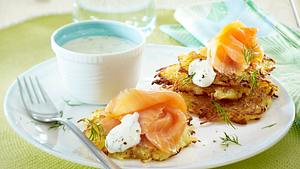 Rösti mit Meerrettichcreme und geräuchertem Lachs Rezept - Foto: House of Food / Bauer Food Experts KG