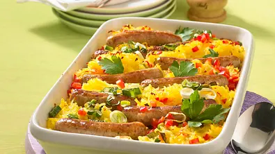 Röstiauflauf mit Schweinwürstl Rezept - Foto: LECKER @ Bauer Media Group