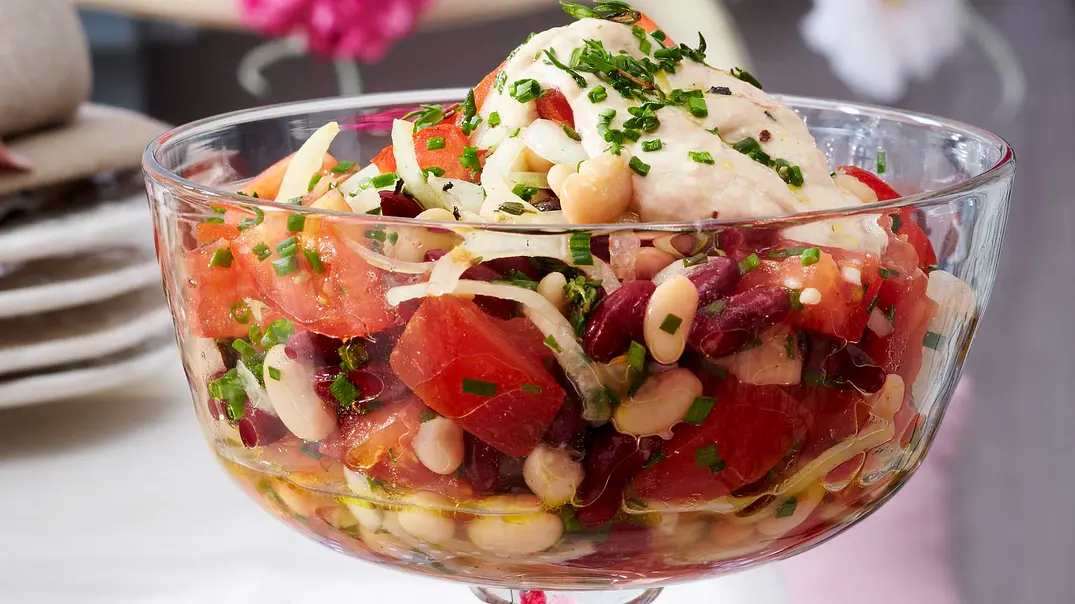 Rot-weißer Bohnensalat Rezept - Foto: LECKER @ Bauer Media Group Rot-weißer Bohnensalat Rezept - Foto: LECKER @ Bauer Media Group