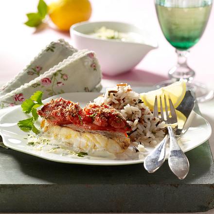 Rotbarschfilet mit Tomatenkruste, Zitronensoße und Reis Rezept Rotbarschfilet mit Tomatenkruste, Zitronensoße und Reis Rezept