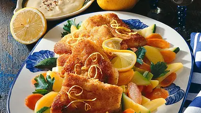 Rotbarschfilet mit Zitronenpanade Rezept - Foto: LECKER @ Bauer Media Group