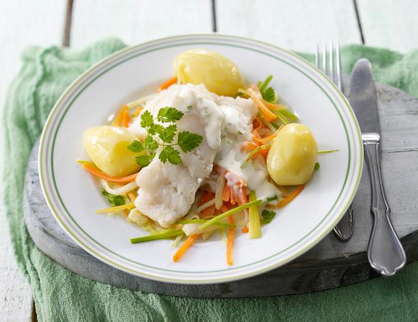 Rotbarschsfilet in Kerbelsoße Rezept Rotbarschsfilet in Kerbelsoße Rezept