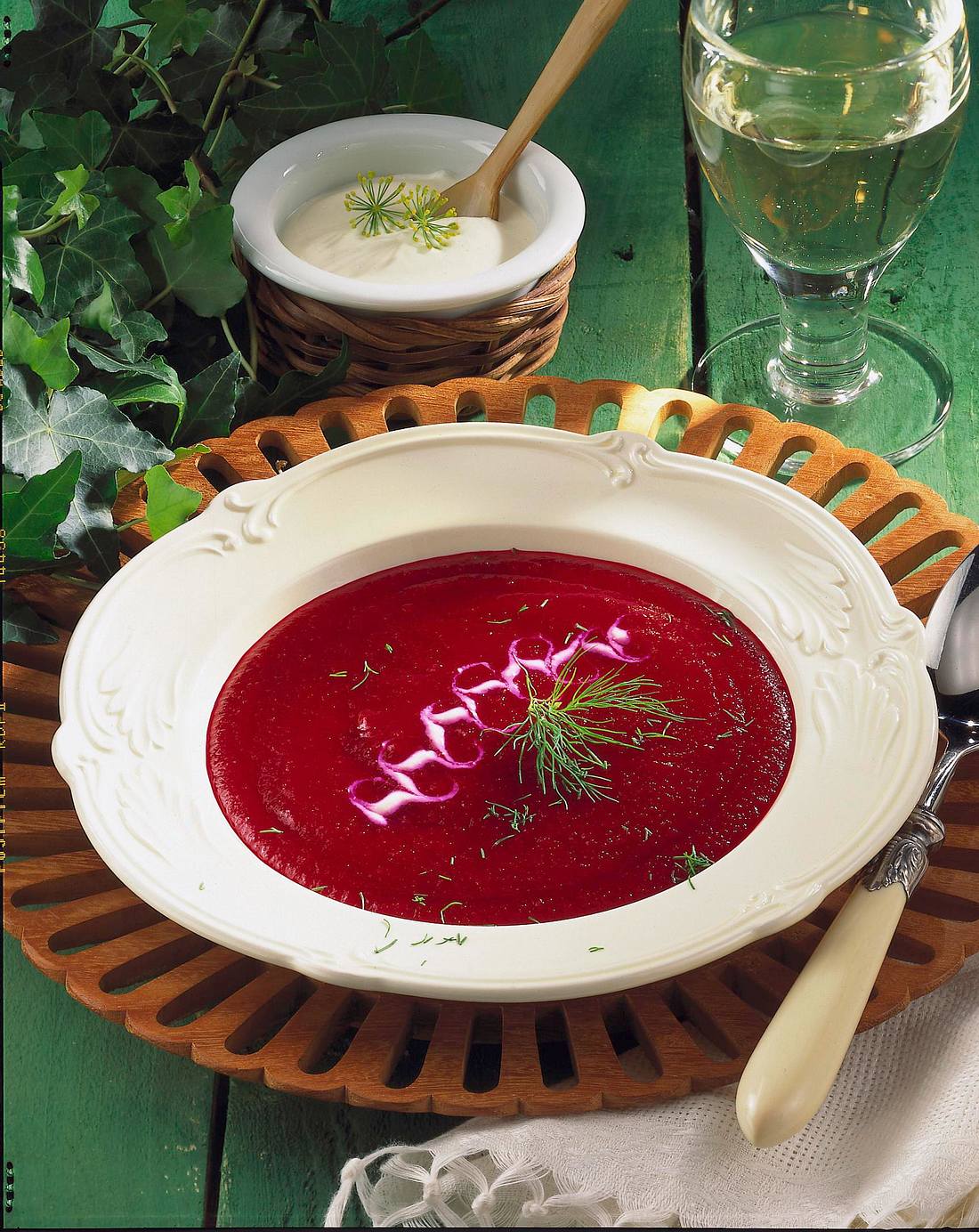 Rote-Beete-Suppe mit Dill Rezept | LECKER