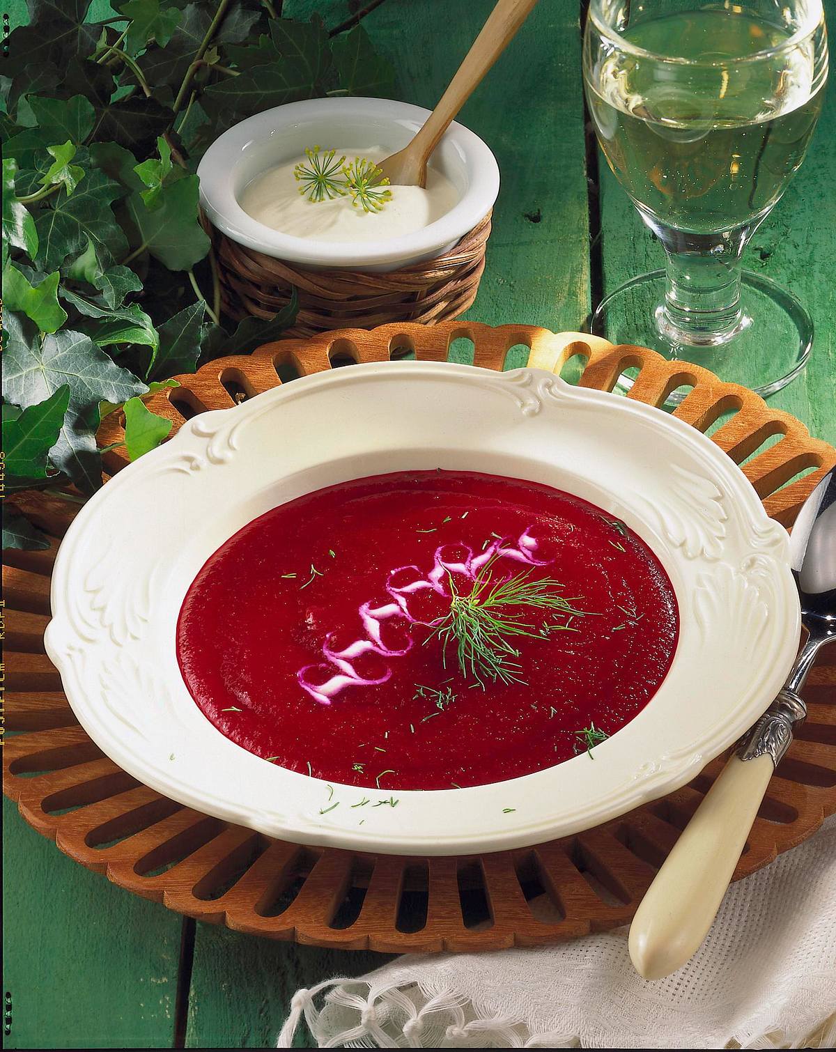 Rote-Beete-Suppe mit Dill Rezept