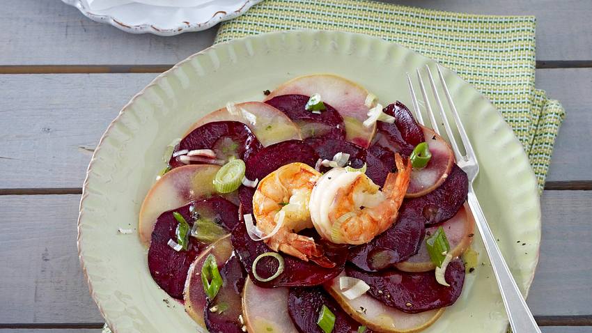 Rote Bete-Birnen-Carpaccio mit Garnelen Rezept - Foto: House of Food / Bauer Food Experts KG