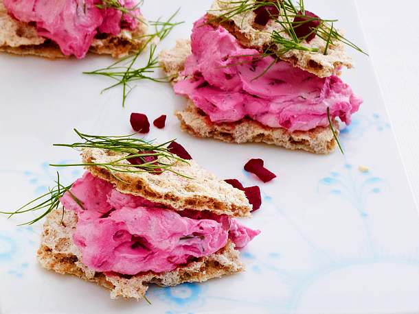 Rote-Bete-Feta-Smushi Rezept Rote-Bete-Feta-Smushi Rezept