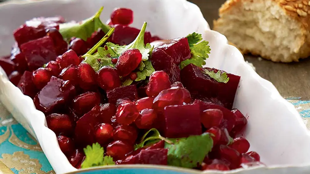 Rote-Bete-Granatapfel-Salat Rezept - Foto: LECKER @ Bauer Media Group Rote-Bete-Granatapfel-Salat Rezept - Foto: LECKER @ Bauer Media Group
