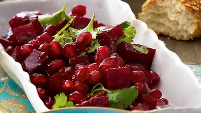 Rote-Bete-Granatapfel-Salat Rezept - Foto: LECKER @ Bauer Media Group