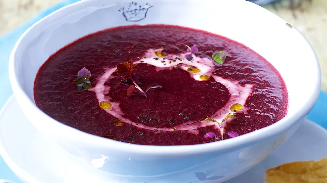 Rote-Bete-Holundersuppe Rezept - Foto: LECKER @ Bauer Media Group