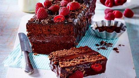 Rote Bete Kuchen mit Ganache und Himbeeren Rezept - Foto: House of Food / Bauer Food Experts KG