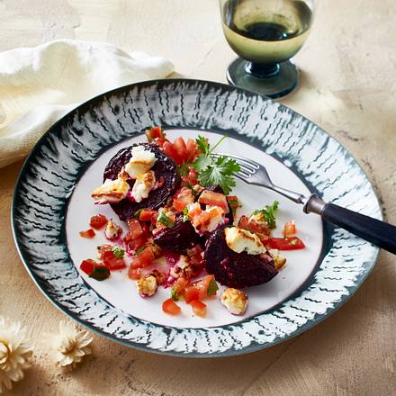 Rote Bete mit Feta und Tomatenvinaigrette Rezept Rote Bete mit Feta und Tomatenvinaigrette Rezept