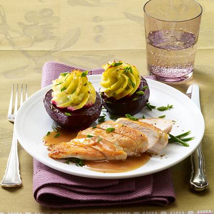Rote Bete mit Püreekrönchen zu Hähnchenfilet Rezept Rote Bete mit Püreekrönchen zu Hähnchenfilet Rezept
