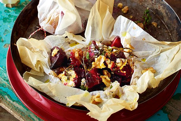 Rote-Bete-Päckchen mit Schafskäse und Knoblauchbutter Rezept