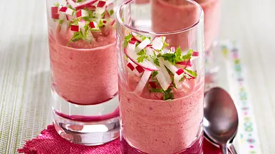 Rote-Bete-Radieschen-Sahne aus dem Gläschen Rezept - Foto: LECKER @ Bauer Media Group