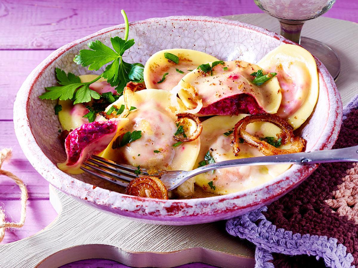 Rote-Bete-Ravioli mit brauner Butter Rezept