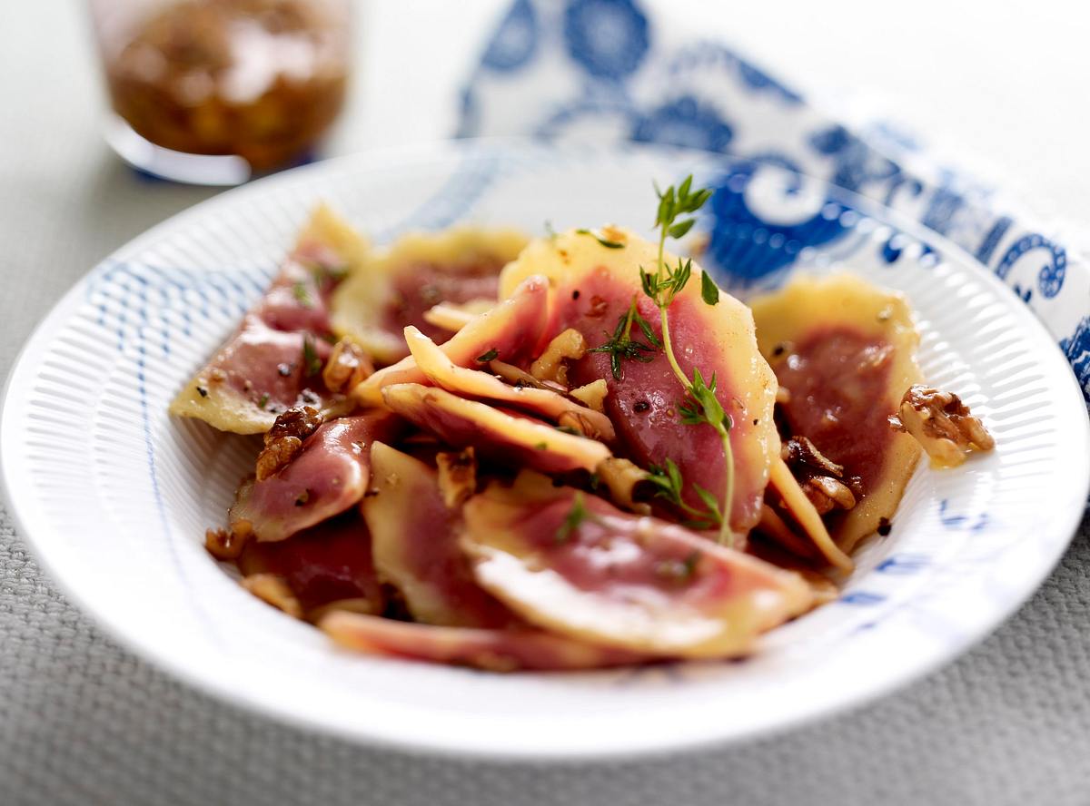 Rote-Bete-Ravioli mit Walnussbutter Rezept