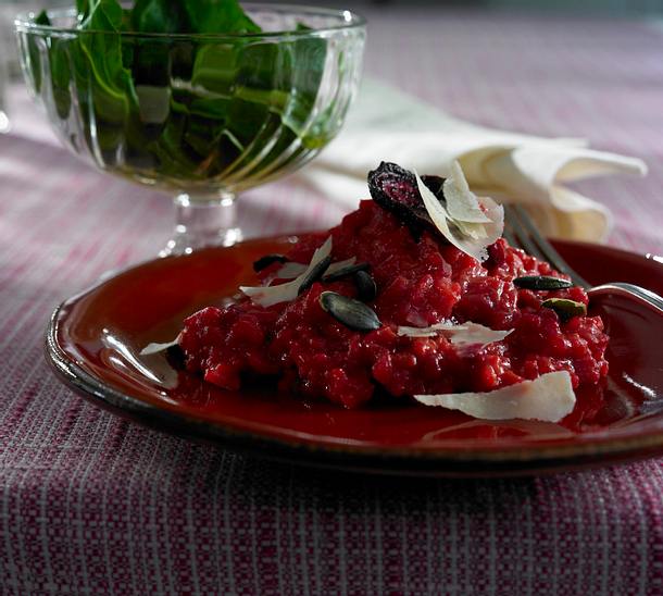 Rote-Bete-Risotto mit Parmesan und Kürbiskernen Rezept Rote-Bete-Risotto mit Parmesan und Kürbiskernen Rezept