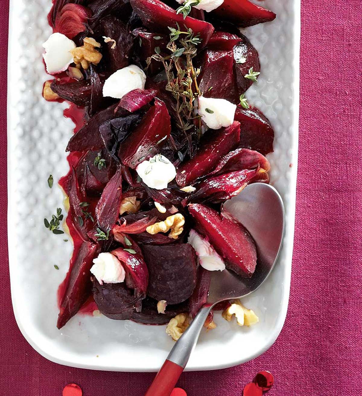 Rote-Bete-Salat mit Frischkäseflocken Rezept