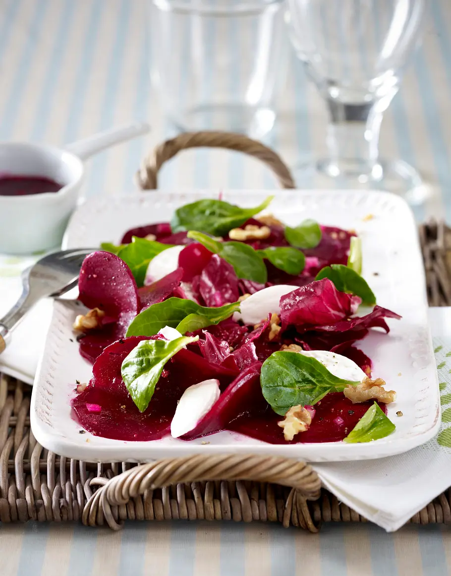 Rote-Bete-Salat mit Ziegenfrischkäse Rezept Rote-Bete-Salat mit Ziegenfrischkäse Rezept