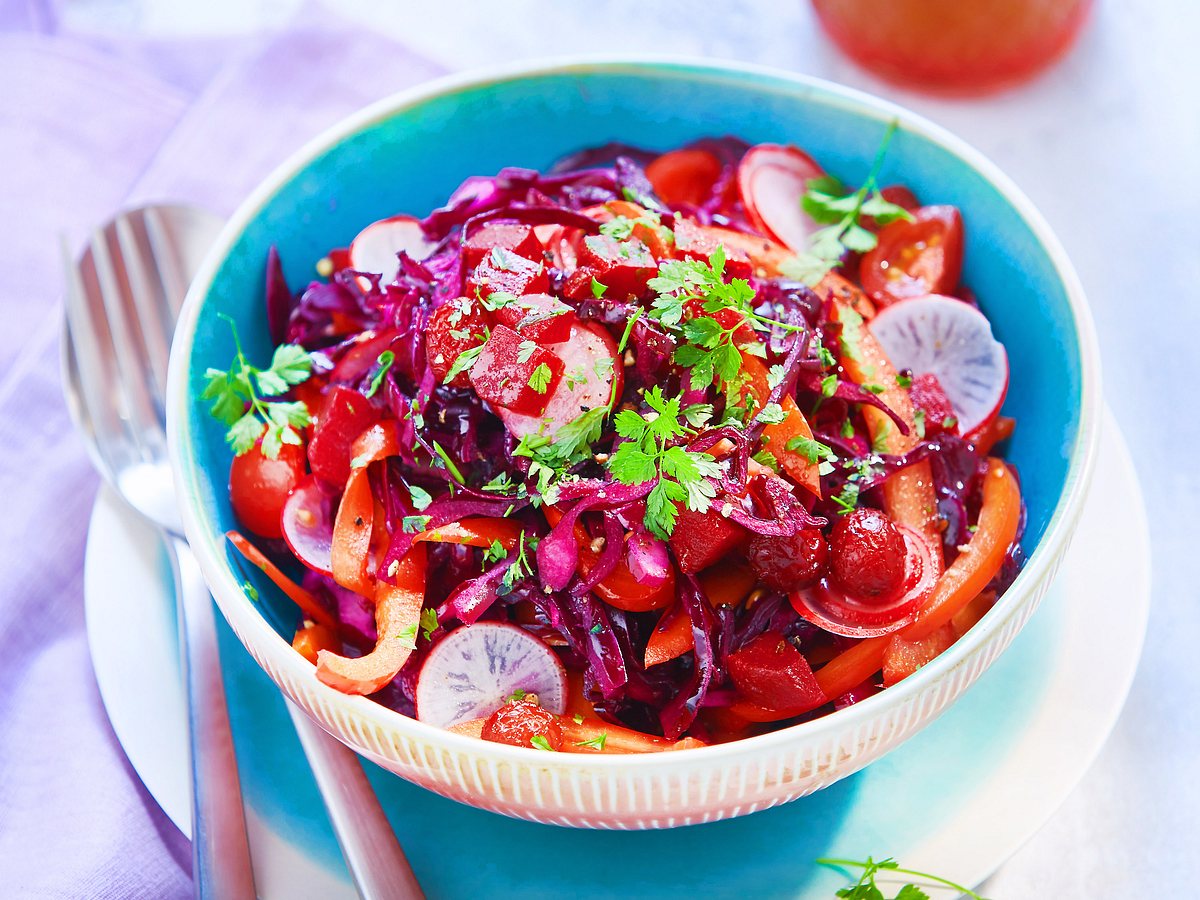 Rote-Bete-Salat mit Radieschen und Cranberrys