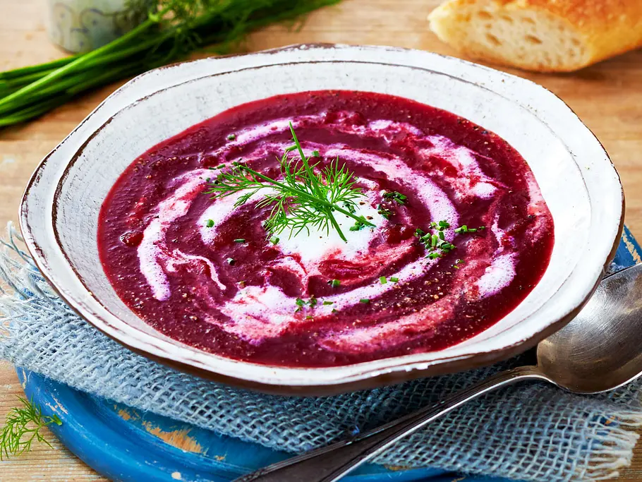 Rote-Bete-Suppe mit Buttermilch Rezept Rote-Bete-Suppe mit Buttermilch Rezept