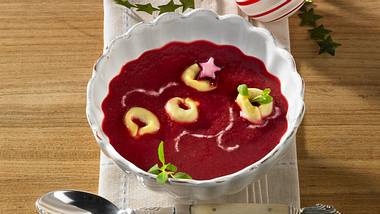 Rote Bete-Suppe mit Tortellini Rezept - Foto: Först, Thomas