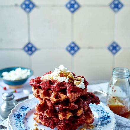 Rote-Bete-Waffeln mit Feta Rezept Rote-Bete-Waffeln mit Feta Rezept