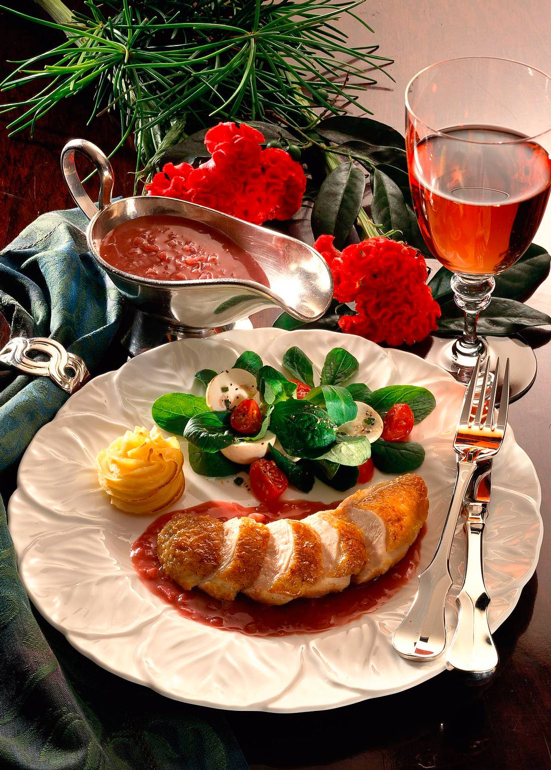 Rote Buttersoße (Beurre rouge) mit gebratener Hähnchenbrust Rezept Rote Buttersoße (Beurre rouge) mit gebratener Hähnchenbrust Rezept