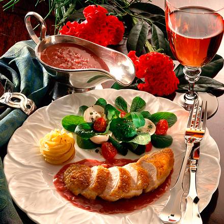 Rote Buttersoße (Beurre rouge) mit gebratener Hähnchenbrust Rezept Rote Buttersoße (Beurre rouge) mit gebratener Hähnchenbrust Rezept
