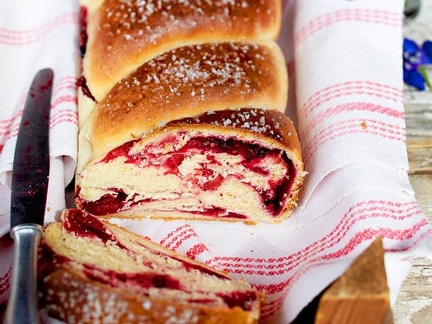 Rote-Grütze-Swirl Rezept Rote-Grütze-Swirl Rezept