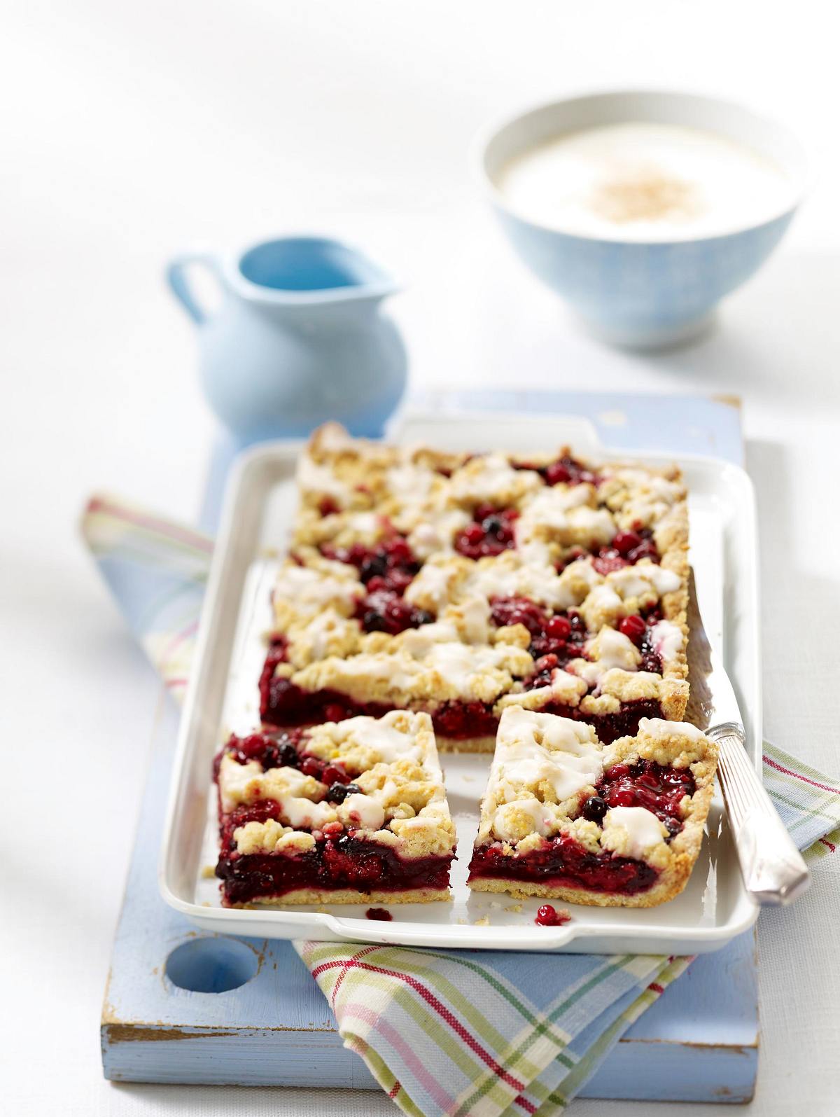 Rote-Grütze-Streuselkuchen Rezept