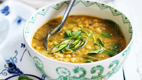 Rote-Linsen-Suppe mit Hack und Spinat Rezept - Foto: House of Food / Bauer Food Experts KG