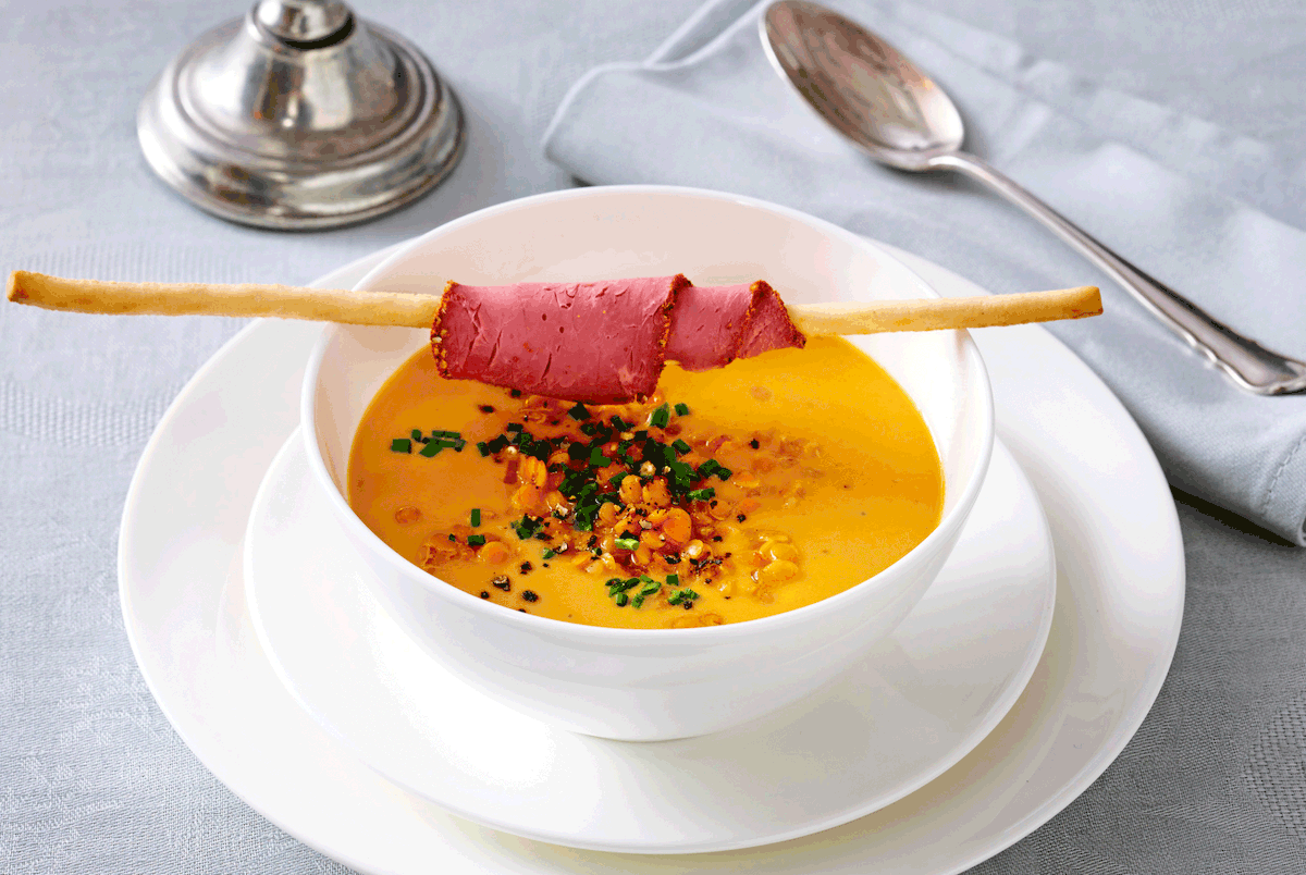 Rote-Linsen-Suppe mit Pastrami-Stangen Rezept