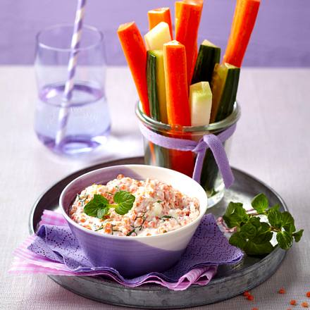 Roter Linsendip zu Gemüsesticks Rezept Roter Linsendip zu Gemüsesticks Rezept