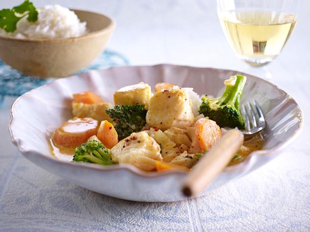 Rotes Fisch-Gemüse-Curry mit Basmati-Reis Rezept Rotes Fisch-Gemüse-Curry mit Basmati-Reis Rezept