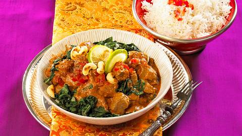 Rotes Lammcurry mit Mangold Rezept - Foto: Pretscher, Tillmann