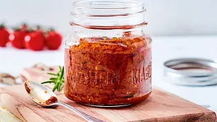 Rotes Pesto Rezept - Foto: LECKER @ Bauer Media Group Rotes Pesto Rezept - Foto: LECKER @ Bauer Media Group