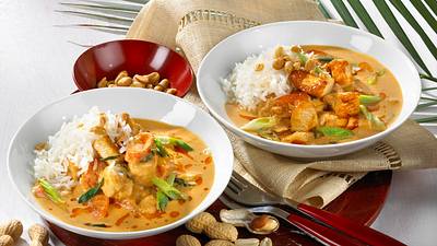Rotes Thai-Curry mit Hähnchen Rezept - Foto: LECKER @ Bauer Media Group
