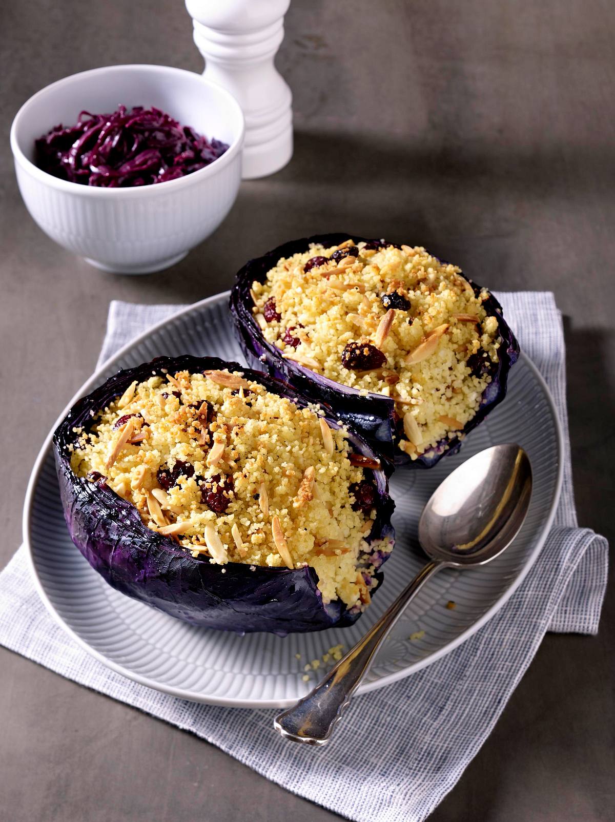 Rotkohl gefüllt mit Couscous Rezept