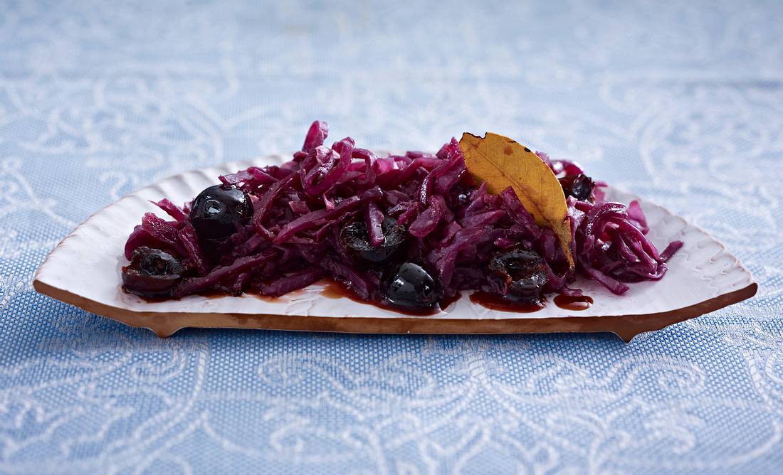 Rotkohl mit Amarenakirschen Rezept | LECKER