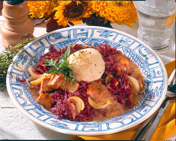 Rotkohl & Klöße mit Kasselersoße Rezept Rotkohl & Klöße mit Kasselersoße Rezept